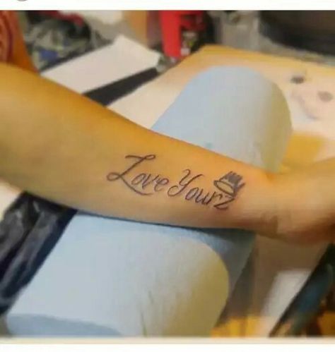 J Cole Love Yourz Tattoo Love Yourz J Cole Tattoo, Love Yourz J Cole, J Cole Tattoo, Font Tato, Love Yourself Tattoo, Cursive Tattoos, Meaningful Tattoo Quotes, Lyric Tattoos, Pretty Tattoos For Women