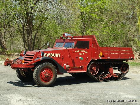 Fire Trucks Pictures, Wildland Fire, Amphibious Vehicle, Concept Vehicles, Fire Equipment, Army Truck, Antique Trucks, Vintage Tractors, Fire Apparatus