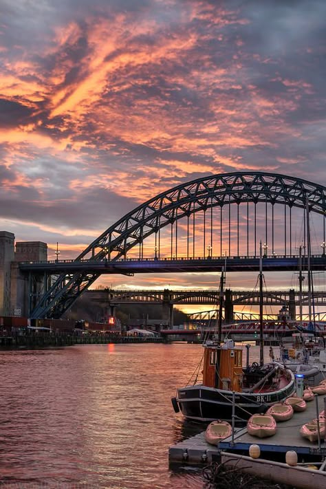 Newcastle University Aesthetic, Newcastle Upon Tyne Aesthetic, New Castle England, New Castle Upon Tyne, Newcastle Aesthetic, Newcastle Bridge, Newcastle City, Newcastle Quayside, Castle Keep