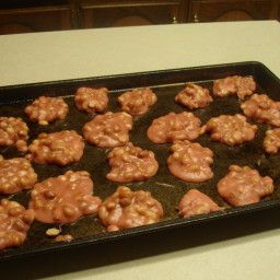 Microwave Peanut Patties Peanut Patties Recipe, Peanut Patties, Patty Recipe, Easy Christmas Candy Recipes, Peanut Brittle Recipe, Brittle Recipes, Peanut Candy, Fluff Desserts, Peanut Recipes