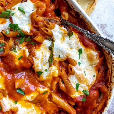 Pasta Fresh Mozzarella, Baked Mozzarella Pasta, Pasta With Mozzarella Balls, Pasta With Fresh Mozzarella, Fresh Mozzarella Pasta, Pasta With Mozzarella, Fresh Mozzarella Recipe, Tomato Pasta Bake, Baked Penne Pasta