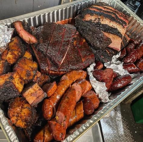 Bbq Plates Black People, Bbq Plate Black People, Grilling Aesthetic, Bbq Aesthetic, Bbq Party Food, Bbq Catering, Meat Diet, Soul Food Dinner, Bbq Food