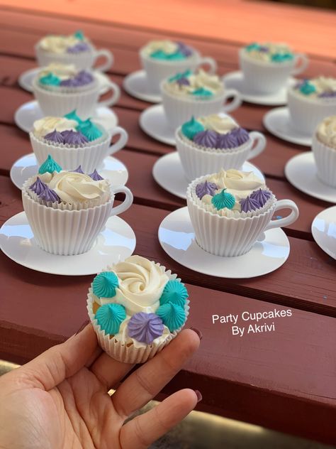 Mini Cupcakes For Tea Party, Tea Party Birthday Cupcakes, Tea Party Cupcakes Ideas, Teacup Cupcakes, Edible Tea Cups, Cursed Cakes, Tea Cup Cupcakes, Tea Party Cupcakes, Adult Tea Party