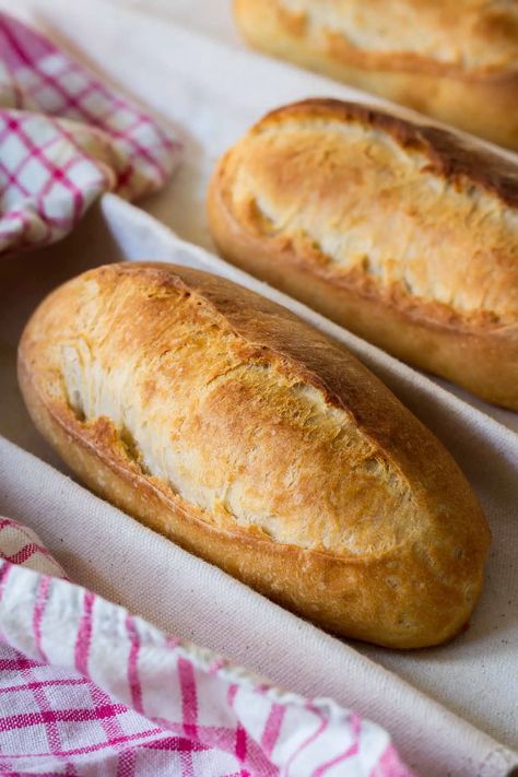 Fluffy Bread Rolls, German Breakfast, Bread Improver, Sandwich Rolls, Vietnamese Sandwich, Fluffy Bread, German Bread, Hoagie Rolls, Baking Stone