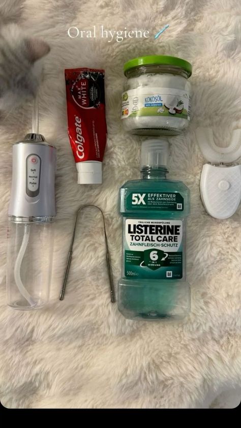 oral care routine Oral Hygiene Aesthetic, Oral Hygiene Products, Men Skin Care Routine, Skin Care Basics, Body Hygiene, Hygiene Care, Basic Skin Care Routine, Shower Skin Care, Oral Care Routine