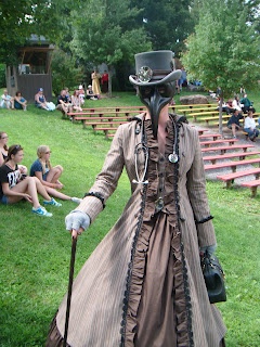 Parchment Paths: Time Traveling at the Rennaissance Faire Plague Doctor Costume, Chica Punk, Doctor Costume, Steam Girl, Steampunk Cosplay, Victorian Steampunk, Steampunk Costume, Gothic Steampunk, Plague Doctor