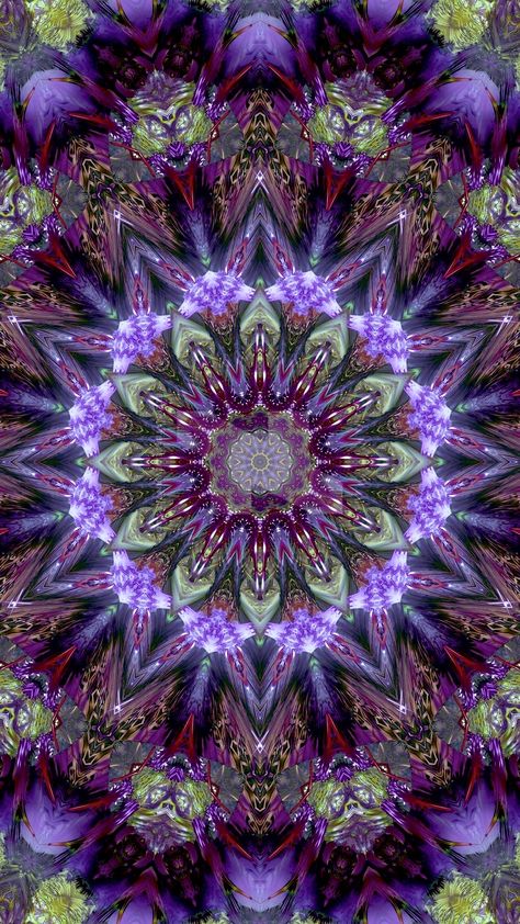 Kaleidoscope Wallpaper Iphone, Kids Painting Projects, Kaleidoscope Wallpaper, Trippy Aesthetic, Funky Wallpaper, Kaleidoscope Images, Mandala Digital, Mandala Wallpaper, Trippy Visuals