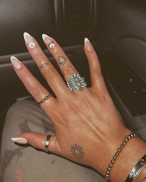 Hand Tattoos Western, Country Hand Tattoos, Western Foot Tattoo, Western Stick And Poke Tattoo, Knee Tats For Women, Western Couples Tattoos, Punchy Tattoo Ideas, Ranch Tattoos, Broke Tattoos