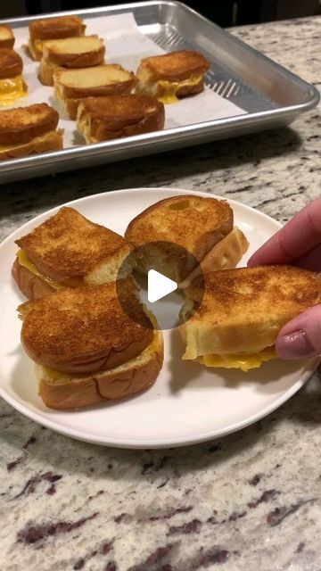 Queen G's Recipes on Instagram: "Mini Baked Grilled Cheese!

Ingredients:

9 cheese slices
2/3 cup of softened butter
one teaspoon garlic powder
one package of Hawaiian rolls

#queengrecipes #cheese #cheesy #yummy #wiltoncakes 
#delicious #fyp> #grilledcheesesandwich #recipeoftheday
#foodiesoftiktok #EasyRecipes
#delicious #cheesesandwich #Foodie
#foodieofinstagram #simplerecipe #recipesforyou #bread #grilledcheese #kinghawaiianrolls @kingshawaiian" Grilled Cheese In Oven, Mini Grilled Cheese, Baked Grilled Cheese, Hot Sandwiches, Best Sandwich Recipes, Hot Sandwich, Hawaiian Rolls, Slider Recipes, Party Appetizers