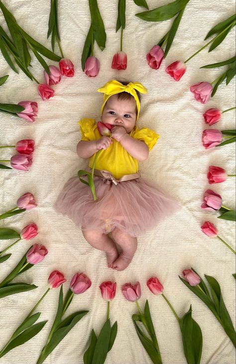 Photoshoot Ideas Easter Photoshoot, Baby Milestones Pictures, Monthly Pictures, Monthly Baby Pictures, Baby Milestone Photos, Baby Announcement Pictures, Monthly Baby Photos, Milestone Pictures, Newborn Baby Photoshoot