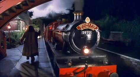 Harry Potter and the Sorcerer’s Stone - Hogwarts Express at Hogsmeade Station Hogwarts Train, Harry Potter Train, Harry Potter Ron And Hermione, Philosopher's Stone, Ron And Hermione, Hogwarts Aesthetic, Harry James, Harry James Potter, Harry Potter Pictures