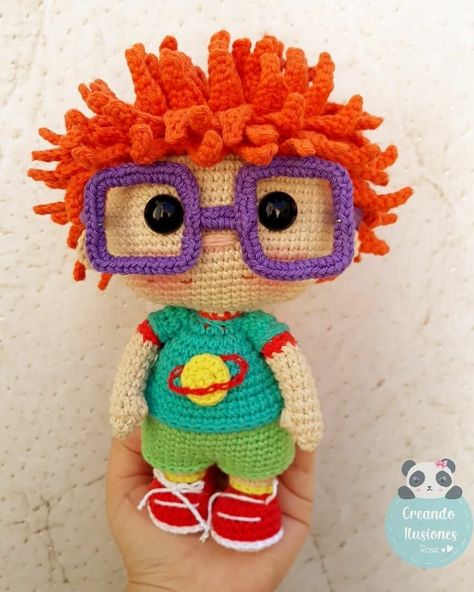 PATRÓN GRATIS Llavero Carlitos Rugrats Juguete Amigurumi – Crochetisimo Crochet Baby Dress Pattern, Crochet Teddy Bear Pattern, Crochet Disney, Crochet Humor, Crochet Baby Dress, Fun Crochet Projects, Crochet Lovers, Crochet Toy, Crochet Toys Patterns