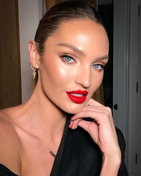 Best Black Dress, Red Lip Look, Candice Swanepoel Face, Red Eyeshadow Look, Red Lipstick Looks, Makeup Themes, Red Lips Makeup Look, Every Day Makeup, Wedding Makeup Tutorial