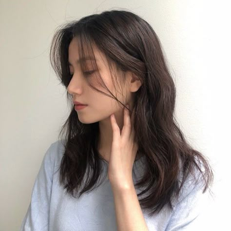 Korean Medium Hair, Medium Long Haircuts, Asian Haircut, Hair Inspiration Long, Asian Short Hair, Girl Haircut, Medium Long Hair, Shot Hair Styles, Haircuts For Medium Hair