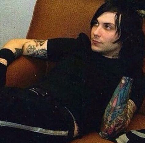 frank iero<3 Emo People, Frank Lero, I Love Mcr, Black Parade, Mikey Way, Frank Iero, Emo Bands, Gerard Way, My Chemical