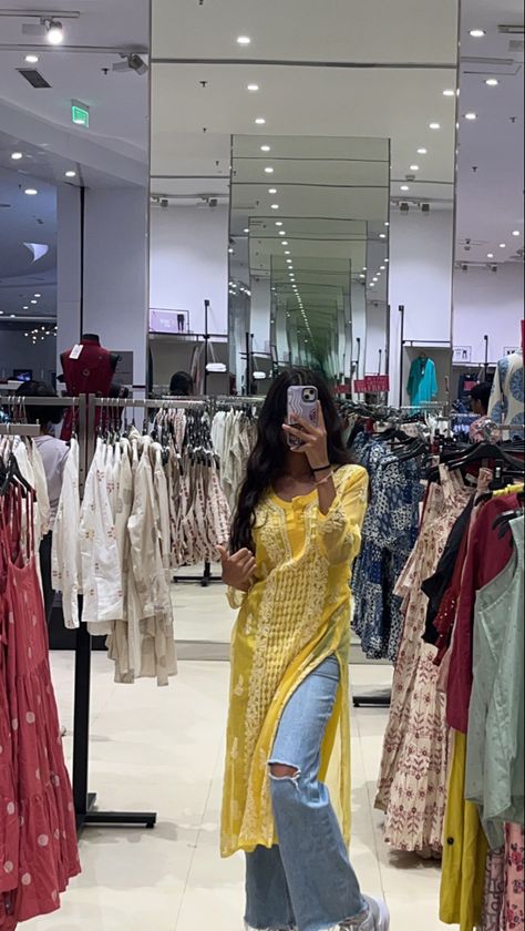 Girl In Kurti Aesthetic, Wide Leg Jeans With Kurti, Yellow Kurti With Jeans, Chikenkari Dress Ideas Kurti, Kurti With Jeans Aesthetic, Long Kurta With Jeans, Chikankari Kurti With Jeans, Kurti Pics, Long Kurti With Jeans