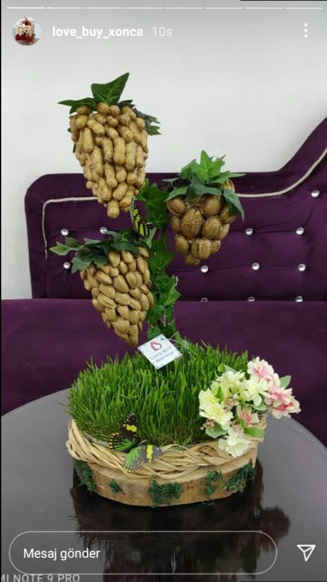 Nuts Decoration Ideas, Norooz Crafts, Nowruz Crafts, Plate Decoration, Bridal Shower Balloons, Decorated Gift Bags, Bridal Gift Wrapping Ideas, Wedding Gifts Packaging, Flower Gift Ideas