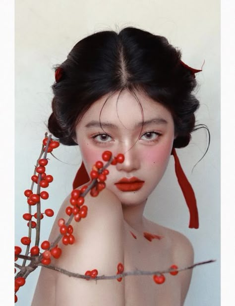 Makeup Layout, Photographie Portrait Inspiration, Face Photography, Foto Art, Human Poses, Poses References, Pose Reference Photo, Portrait Inspiration, 인물 사진