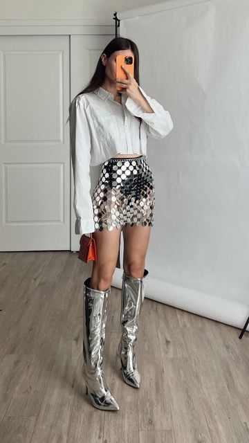 Silver Dress Styling, Silver Skirts Metallic, Silver Boots Outfit Baddie, Style Silver Boots, Silver Metallic Outfits, Tall Silver Boots Outfit, Silver Outfit Women, Metalic Boot Outfits, Outfit Ideas With Silver Boots