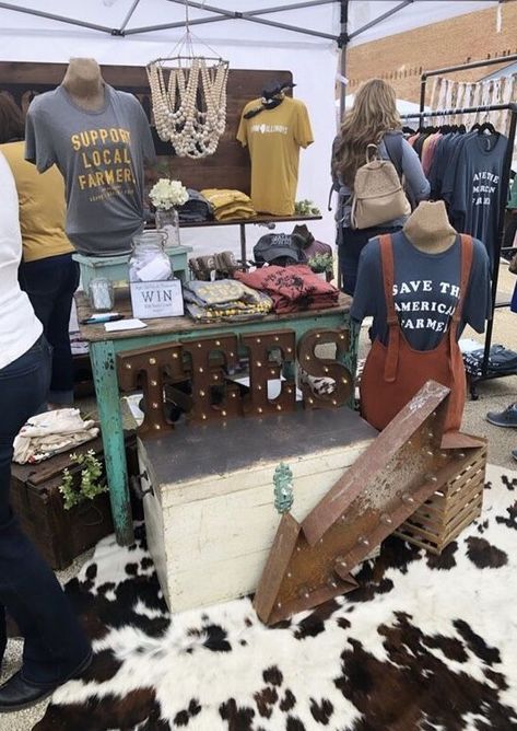 Western Pop Up Shop Ideas, Western Pop Up Shop, Western Vendor Booth, Vendor Booth Display Ideas Boho, Western Vendor Booth Ideas, Pop Up Boutique Ideas, Pop Up Clothing Display, Pop Up Boutique Display, Boutique Vendor Booth Ideas