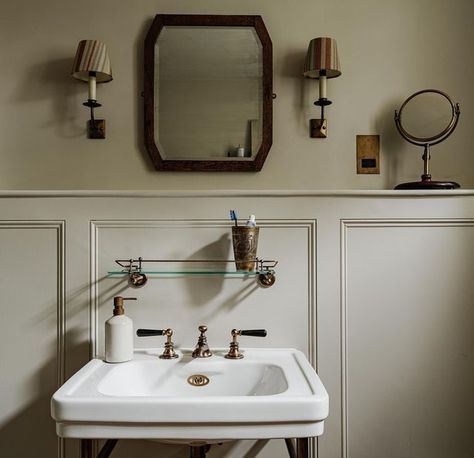 Anna Haines Design Ltd on Instagram: "A family bathroom at our Bath project. The light aged brass finish of the @watermonopoly taps and the @robertkime wall lights have a lovely warmth to them. Antique mirrors and bobbin shelf sourced by us. 📷 @paul_whitbread_photo #ailtirearchitects #wraxallbuilders" Vintage Chic Bathroom, Small Victorian Bathroom, Lodge Bathroom, Cotswold Cottage, Chic Bathroom, Lighted Wall Mirror, Victorian Bathroom, Antique Mirrors, Bathroom Top