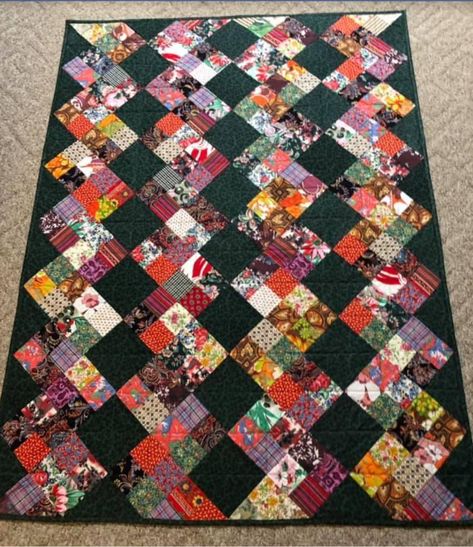 Scrap Quilts Ideas Free Pattern, Scrappy Patchwork Quilts, Scrap Quilts Patterns Leftover Fabric, Scrappy Quilts Ideas, 4 Patch Quilt, Quilting Guides, Charm Pack Quilts, Scrappy Quilt Patterns, Charm Quilt