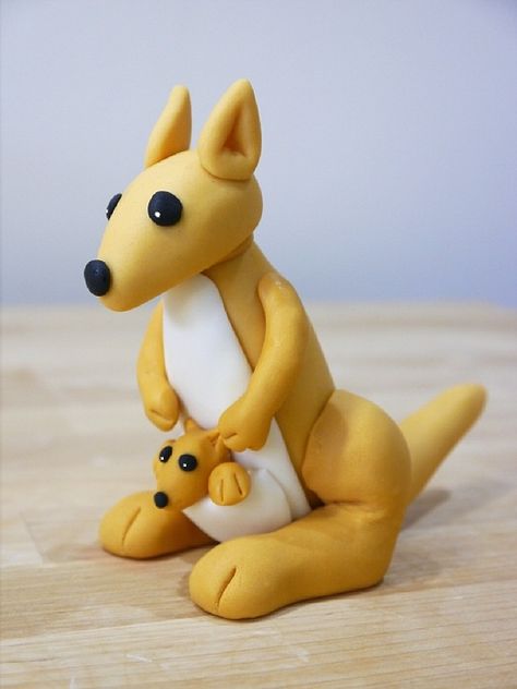 How to make a gum paste kangaroo by cake journal Australia Cake, Mermaid Cupcake Toppers, Mermaid Cupcakes, Raspberry Mousse, Fondant Cupcake Toppers, Fondant Animals, Fondant Tutorial, Modeling Chocolate, Fondant Figures