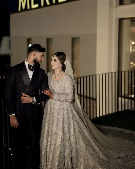 Pakistani Barat Brides Dresses, Walima Dresses Pakistani Bride And Groom, Walima Aesthetic, Engagement Dresses Pakistani, Pakistani Walima Dress Brides, Pakistani Reception Bride, Pakistani Engagement Look, Valima Bridal Dress Pakistan, Walima Couple