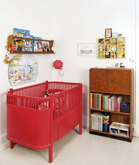 Vintage Kids Room Boys, Red Crib, Vintage Kids Room, Industry Design, Cool Kids Rooms, Children Room Boy, Kids Room Paint, Boys Crib, Modern Kids Room