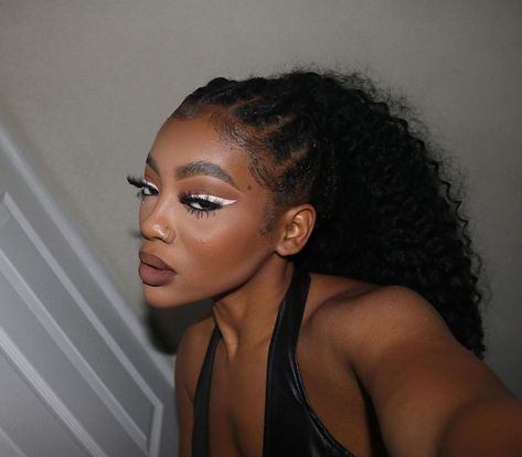 White Eyeliner Makeup Black Women, White Eyeliner Looks Black Women, Festival Makeup Black Women, White Waterline Eyeliner Black Women, White Liner Makeup Looks, White Eyeliner Looks, White Eye Makeup, White Eyeliner Makeup, 2022 Makeup