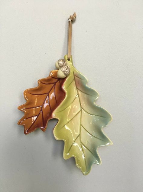 Fall Pottery Ideas, Fall Ceramics, Fall Pottery, Decoration For Wall, Hanging Leaf, Clay Leaves, Clay Wall Hanging, Wall Design Ideas, Ceramic Leaf