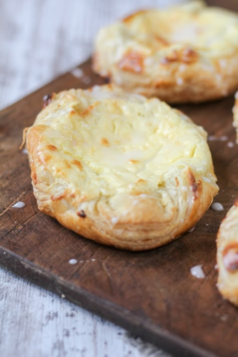 Copycat Starbucks Cheese Danish, Cheese Danish With Puff Pastry, Starbucks Cheese Danish, Catering Recipes, Cheese Danishes, Cream Cheese Danish Recipe, Cheese Danish Recipe, Danish Pastries, Cream Cheese Pastry