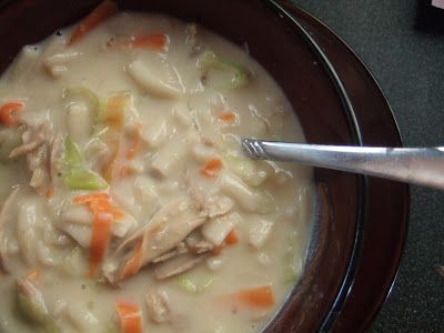 Sopas Recipe Filipino, Pininyahang Manok Recipe, Chicken Sopas Recipe, Chicken Sopas, Chicken Macaroni Soup, Macaroni Soup Recipes, Easy Filipino Recipes, Chicken Macaroni, Macaroni Soup