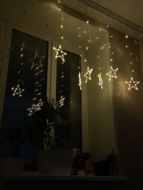 Glow In The Dark Stars On Ceiling, Stargirl Bedroom, Star Things, Star Bedroom, Star Core, Japanese Bedroom, Star Ceiling, Cosy Room, College Room