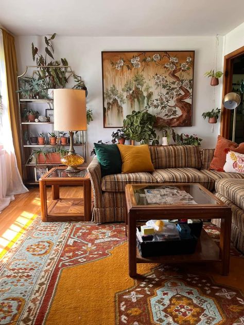 Busy Living Room, National Park Themed Living Room, Eclectic Bohemian Living Room, Desert Interior, Vintage Eclectic Home, Retro Living Rooms, House Room, Apartment Inspiration, Boho Living Room