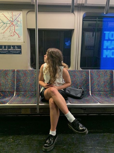 Boston City Outfits, Boston Inspo Pics, Boston Massachusetts Aesthetic Outfit, Train Instagram Pictures, College Instagram Pictures, Boston Trip Outfits, Boston Life Aesthetic, Boston Pictures Ideas, Train Pictures Instagram