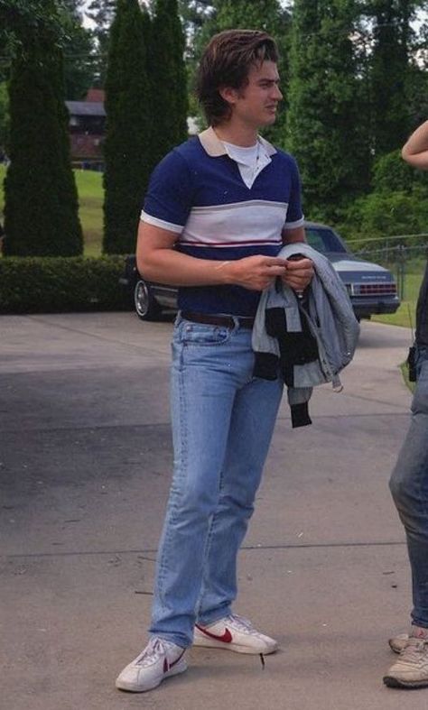 Steve Harrington Style, Steve Harrington Shoes, Joe Keery Boxing, Joe Keery Outfits, Joe Keery Boyfriend Material, Mens 80s Outfits, 80s Style Men, Soft Epilogue, Steve Harrington Stranger Things