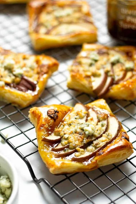 Pear Tart with Blue Cheese - Midwest Foodie Pear Pastry, Puff Pastry Pear, Pear Tarts, Blue Cheese Tart, Blue Cheese Recipes, Tapas Party, Puff Pastry Appetizers, Pear Tart, Puff Pastry Tart