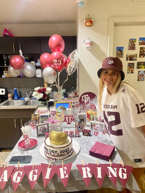 Aggie Ring Pictures, Ring Dunk Decorations, Texas A&m Ring Day, Aggie Ring Day Party, Tamu Ring Day, A&m Ring Dunk, Ring Dunk Pitcher Texas A&m, Aggie Ring Dunk Party Ideas, Ring Dunk Party Ideas