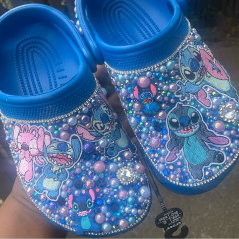 Stitch And Angel Custom Designed Crocs Blue With Blue, Pink, White And Glitter Rhinestones Blue Custom Crocs, Custom Pink Crocs, Stitch Crocs Shoes, Customized Crocs Ideas, Blue Crocs With Jibbitz, Junk Crocs, Decorated Crocs, Croc Business, Customized Crocs Shoes