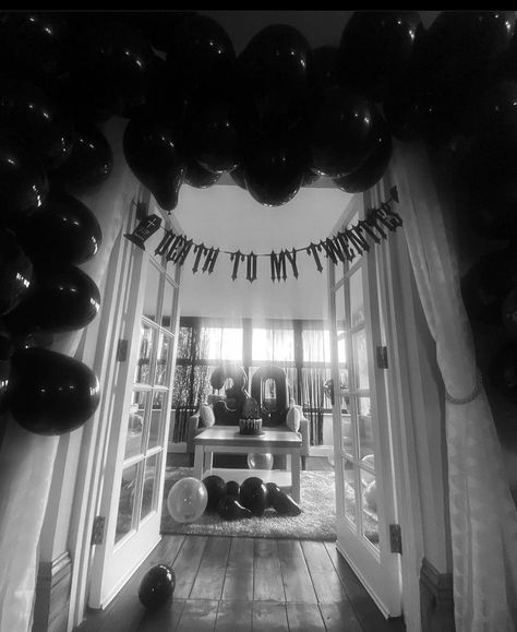 Diy Goth Party Decor, Gothic Party Backdrop, Gothic Party Aesthetic, Gothic Bday Party, Gothic Birthday Ideas, Goth Birthday Decor, Goth Birthday Decorations, Goth Party Theme, Goth Party Aesthetic