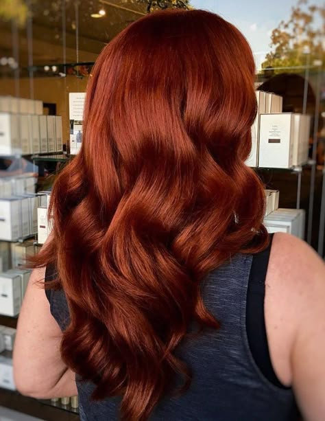 long+auburn+subtle+ombre+hair Subtle Ombre Hair, Auburn Hair Colors, Cola Hair, Dark Auburn Hair Color, Auburn Red Hair, Dark Auburn Hair, Chocolate Hair, Ginger Hair Color, Dye Ideas