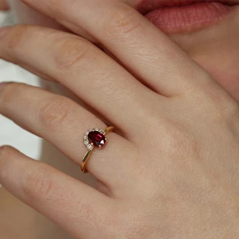 Ruby Rings Design, One True Loves, Ruby Ring Designs, Ruby Engagement Ring Vintage, Diamond Crown Ring, Vintage Gold Engagement Rings, Rubin Ring, Morganite Engagement Ring Set, July Birthstone Ring