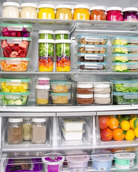 Kristen Hong on Instagram: “🤔 Can you guess which goal I used for this fridge setup? My new book Fridge Love has 5 fridge goals you can choose from: 1️⃣ Fresh Fridge…” Refrigerator Goals, Fridge Goals, Healthy Fridge, Food Shelf Life, Food Huggers, Food Shelf, Grove Collaborative, Healthy Bowls Recipes, Pantry Fridge