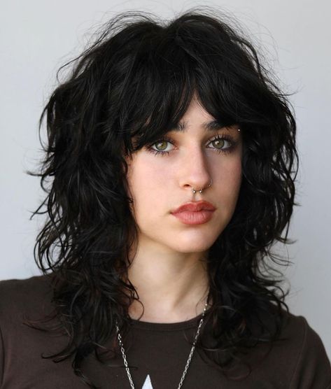 Wolf Cut with Curtain Bangs on Medium Wavy Hair Natural Hair Styles Medium Length, Medium Length Natural Hair Styles, Natural Hair Styles Medium, Wavy Shag Haircut, Layered Fine Hair, Hairstyles For Thick Hair Medium, Medium Length Hair Layered, Highlights Medium Length, Shag With Curtain Bangs