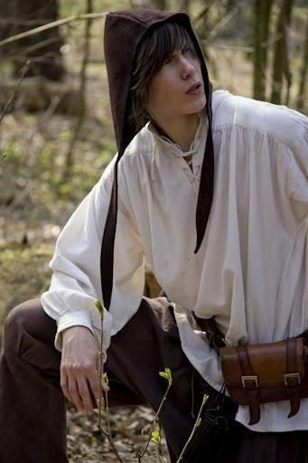 Peasant Outfit Men, Medieval Peasant Clothing Men, Easy Medieval Costume, 1600s Fashion Peasant, Medieval Peasant Aesthetic, Peasant Boy Aesthetic, Medieval Peasant Boy, Medieval Peasant Clothing, Peasant Aesthetic