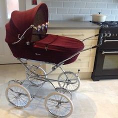 Re-making Vintage Prams & Strollers Part I: a Hedstrom Bassinet/Carrycot – domesticmonkey Silver Cross Prams, Vintage Stroller, Carriage Stroller, Best Baby Strollers, Vintage Pram, Prams And Pushchairs, Pram Stroller, Baby Prams, Baby Carriage