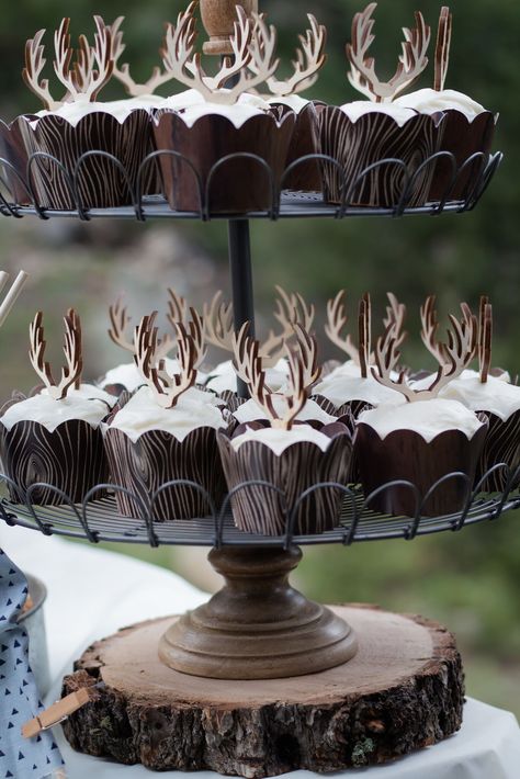 Woodsy Party Theme, Hunting Themed Cupcakes, Hunting Baby Boy Shower Ideas, Deer Theme Baby Shower Ideas For Boys, Autumn Baby Shower Ideas Boy, Woodsy Theme Baby Shower Ideas, Camo Baby Shower Ideas For Boys, Oh Deer Baby Shower Ideas, Woodland Cupcakes Baby