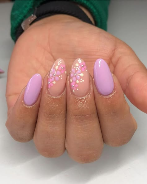 Nail Art Designs With Flowers, Purple Design Nails Acrylic, Repunzal Nail Ideas, Tangled Acrylic Nails, Simple Summer Nails Purple, Purple And Coral Nails, Short Oval Nails Acrylic Classy, Pretty Disney Nails, Repunzle Nail Ideas