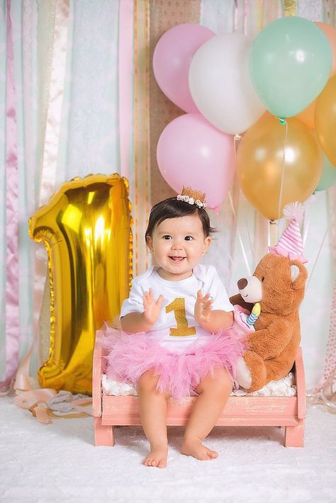 Baby Pictures Poses, Outdoor Cake Smash, Decoration For Party, Flower Background Images, 1st Birthday Photoshoot, Birthday Event, Smash Cake Photoshoot, First Birthday Decorations